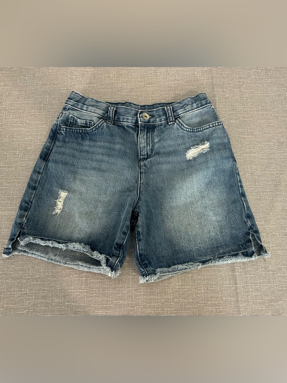 The Children's Place Washed Blue Distressed Denim Shorts Girls 12 MIDI MI-Long
